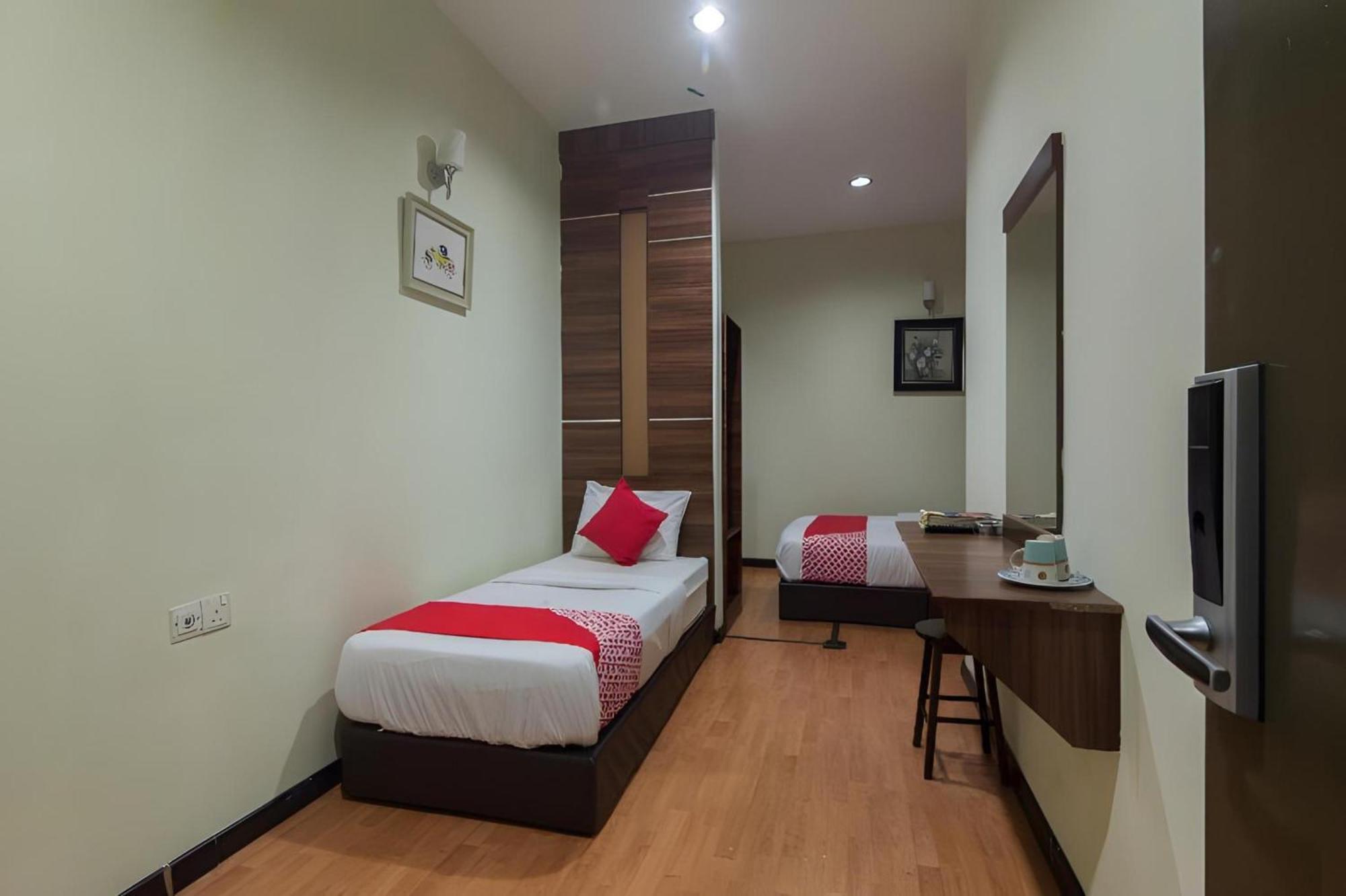 Capital O 812 Hotel Smc Seksyen 13 Shah Alam Bagian luar foto
