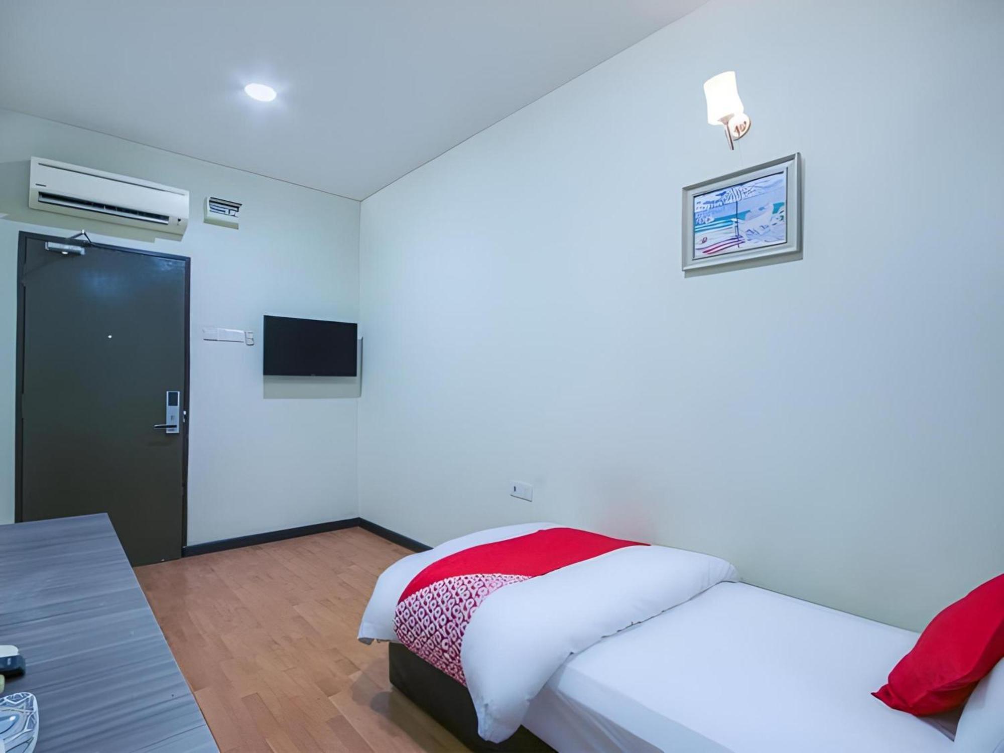 Capital O 812 Hotel Smc Seksyen 13 Shah Alam Bagian luar foto