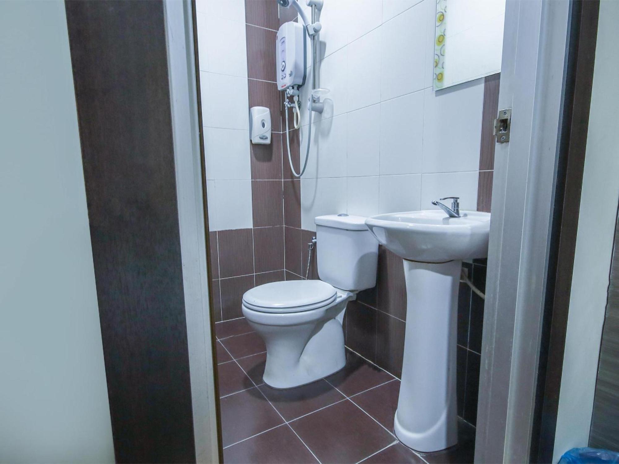Capital O 812 Hotel Smc Seksyen 13 Shah Alam Bagian luar foto