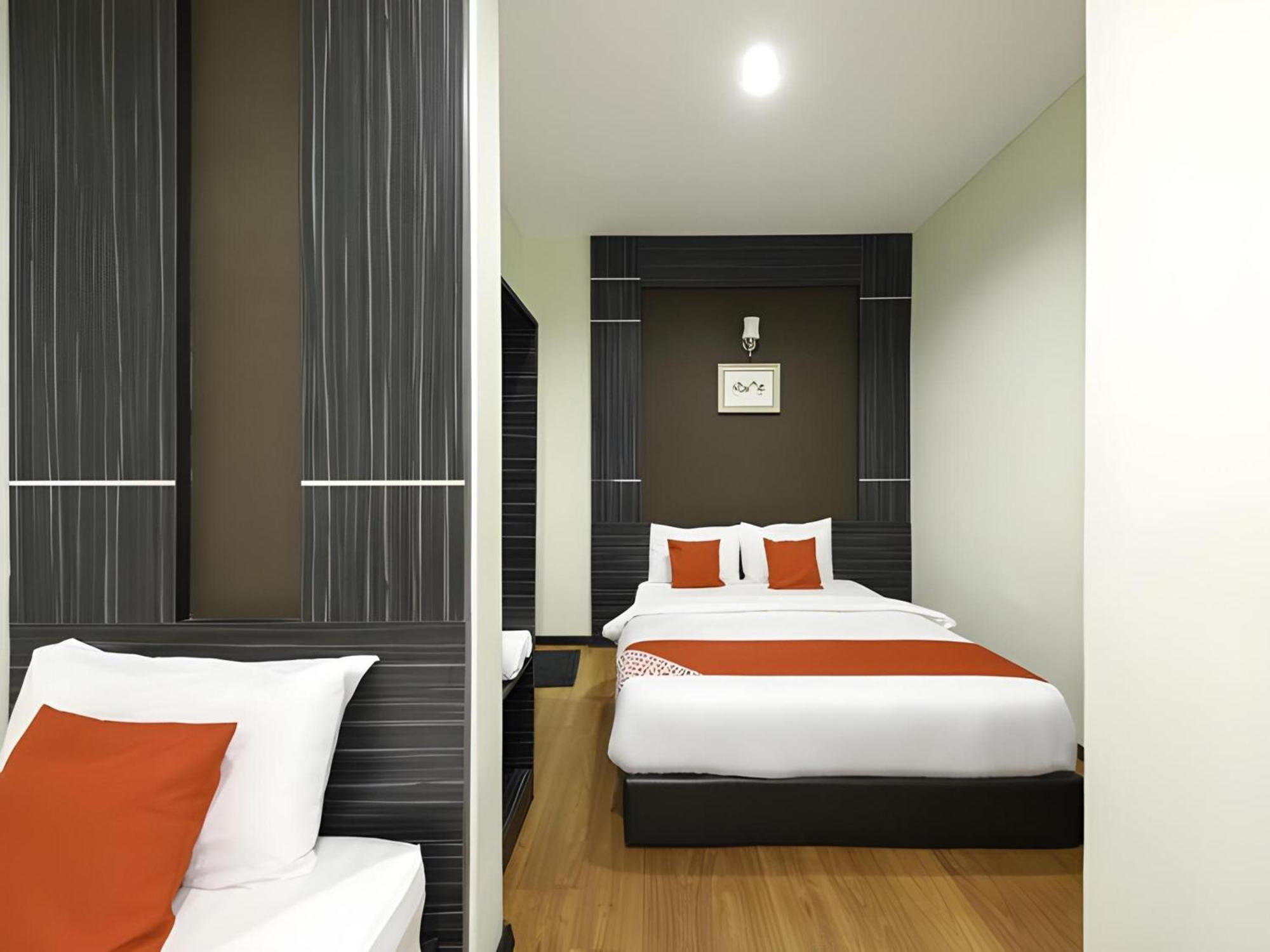 Capital O 812 Hotel Smc Seksyen 13 Shah Alam Bagian luar foto