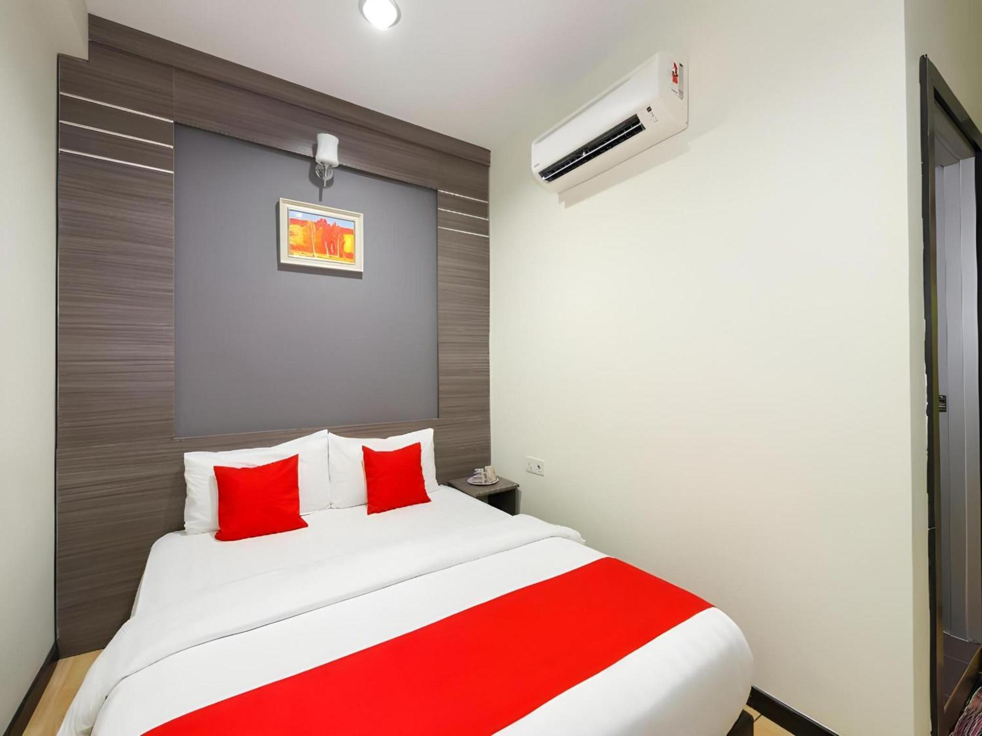 Capital O 812 Hotel Smc Seksyen 13 Shah Alam Bagian luar foto