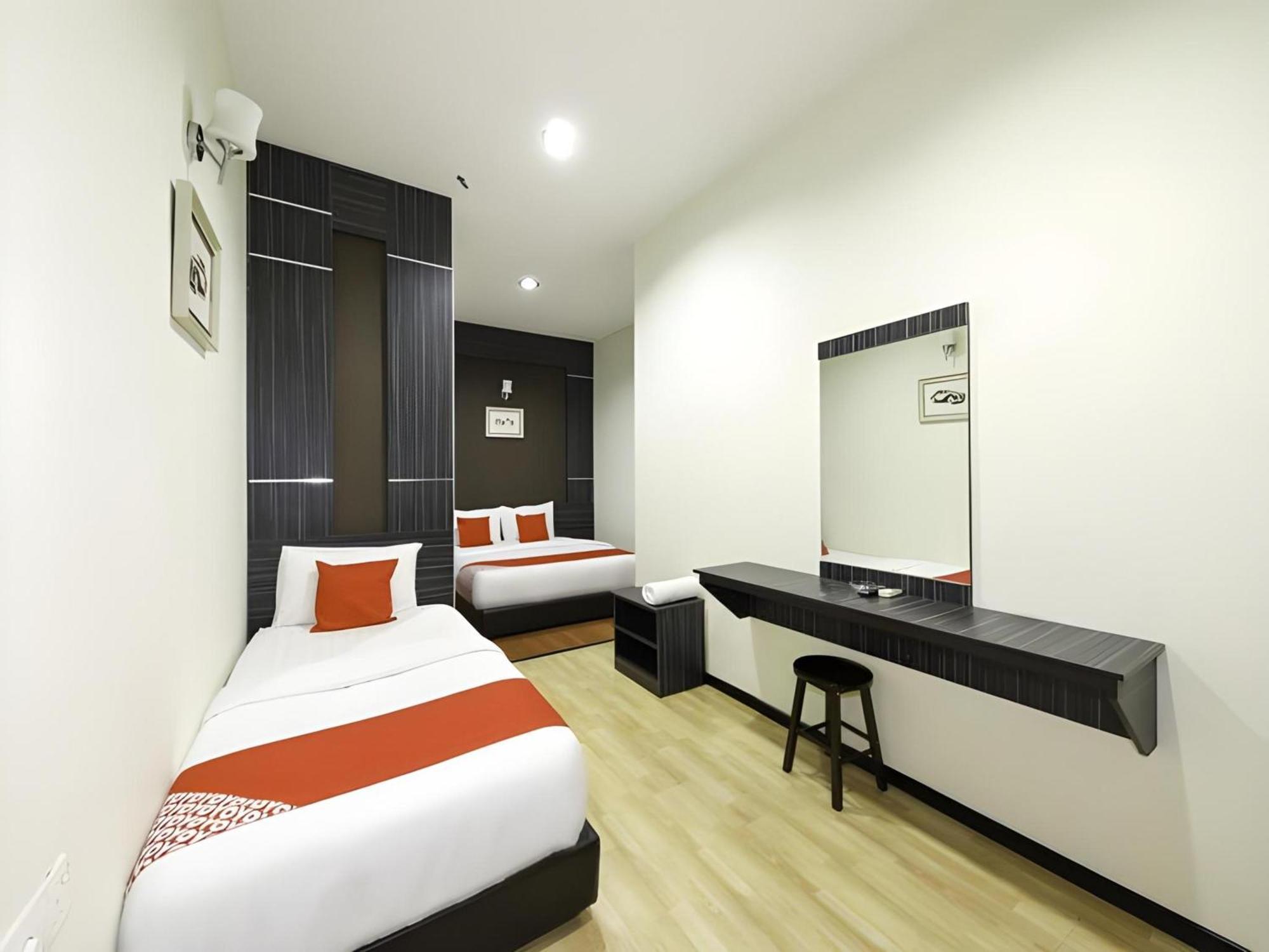 Capital O 812 Hotel Smc Seksyen 13 Shah Alam Bagian luar foto