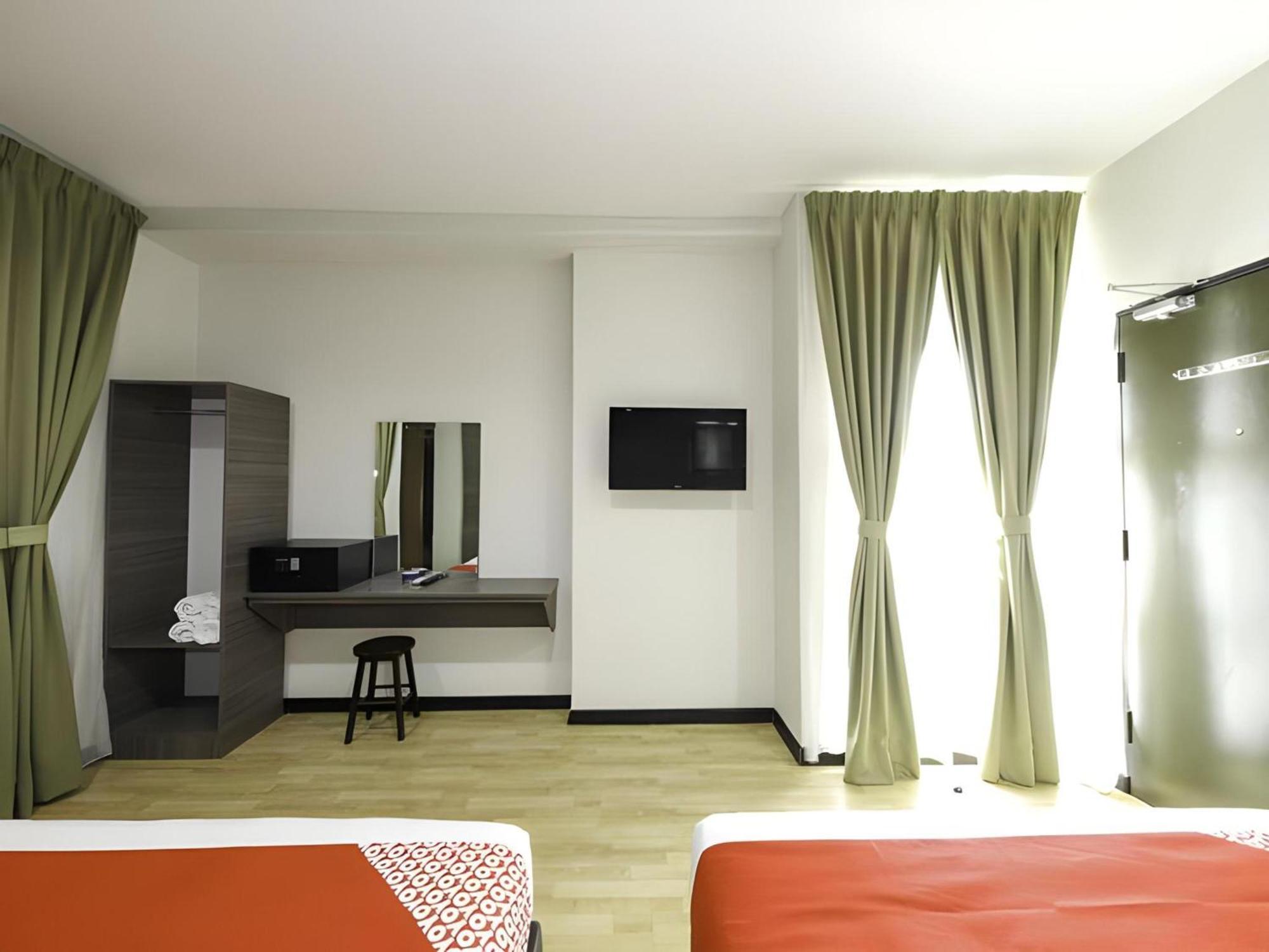 Capital O 812 Hotel Smc Seksyen 13 Shah Alam Bagian luar foto