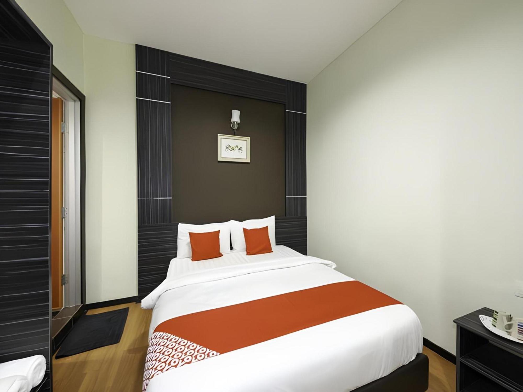 Capital O 812 Hotel Smc Seksyen 13 Shah Alam Bagian luar foto