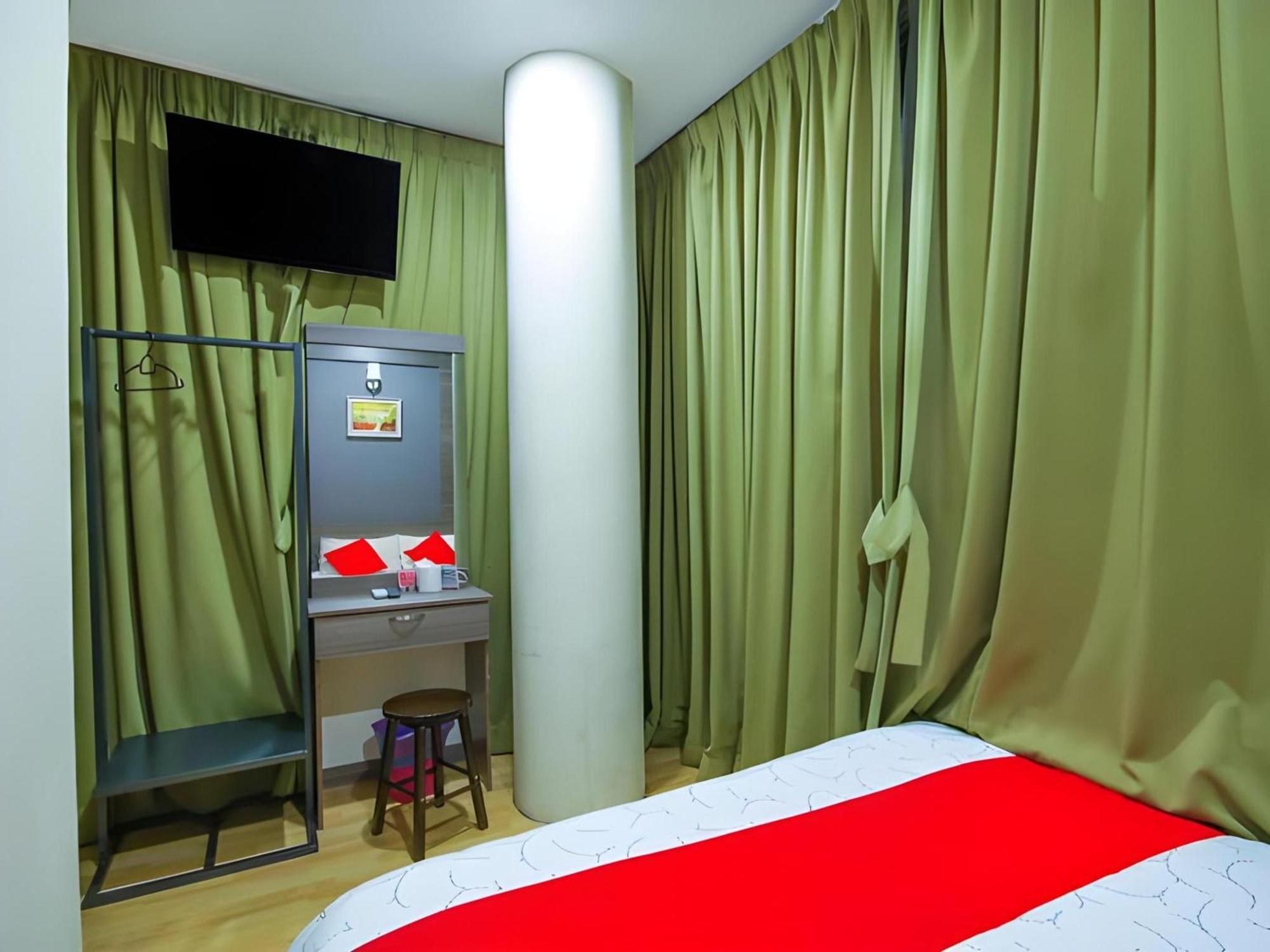 Capital O 812 Hotel Smc Seksyen 13 Shah Alam Bagian luar foto